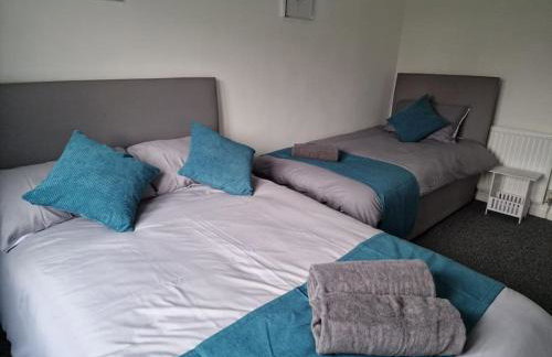 Airport,NEC,JLR,Bham. Entire house 5 beds. - Foto 35