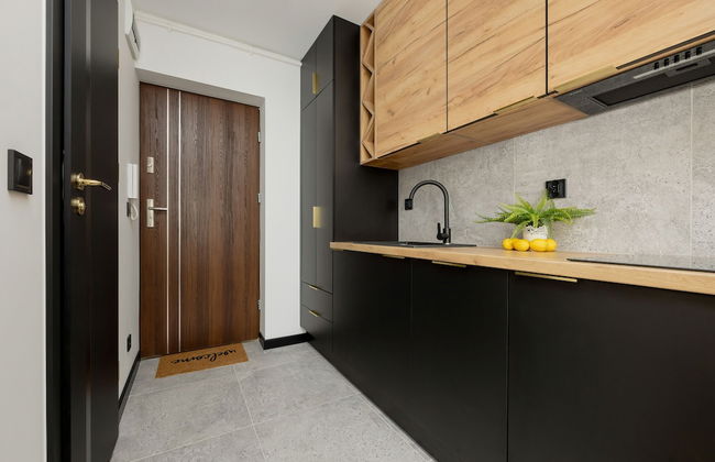 Black & Wooden Apartment by Renters - Foto 5