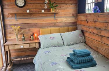 Miss Francis Horse Wagon Sleeps up to 5 - Foto 22