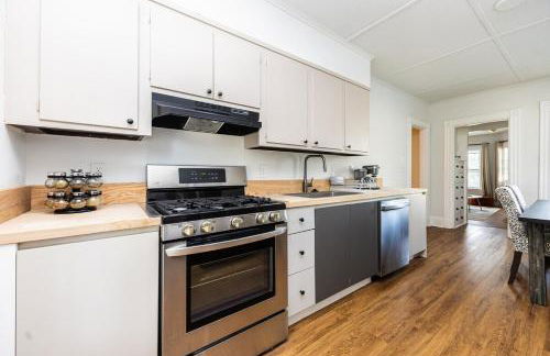 Spacious 3BR Family Flat Near Encore Assembly Row - Photo 5