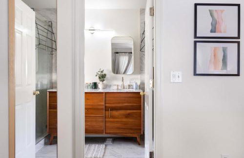 Kirkland Elegant 4B 2 5B Family Retreat with Designer Decor - Photo 27