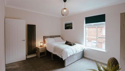 Charming 3 Bedroom Townhouse - Centrally Located - Foto 2