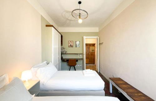 FREE PARKING - Elegant Two-Bedroom Apartment with Balcony - Foto 11