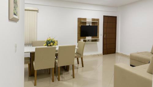 Dois quartos Cozinha completa Wi Fi Self check in com senha Central e perto de tudo a 4,4Km da Rodoviária e 15,4 km do Aeroporto Apartamentos 102 e 302 - Foto 2