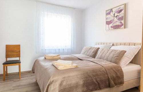 SmartStay Apartment 91 m2, Balkon, Parkplatz, Self Check-in, 2 WCs, Kaffeevollautomat - Foto 17