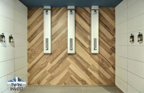 ARC 1600, LE RIDGE, Appartement 07 personnes Vue Montagne - ski aux pieds - Sauna, Hammam, Piscine, Salle de salle de sport-fitness - Foto 32