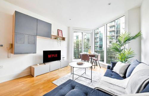 Bright Riverside 2 Bed Haven with Balcony - Modern Comfort in Battersea - Foto 27