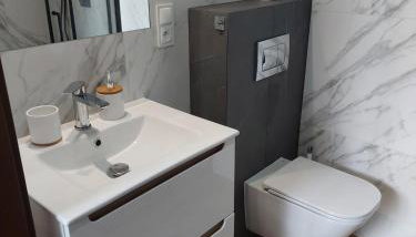 Domek przy drodze - Foto 5