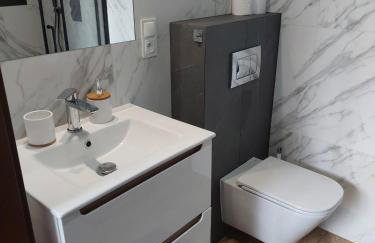 Domek przy drodze - Foto 5