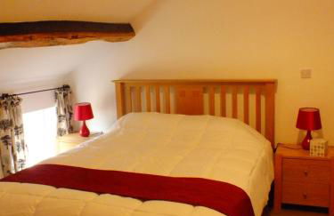 White House Farm Cottages - Photo 4