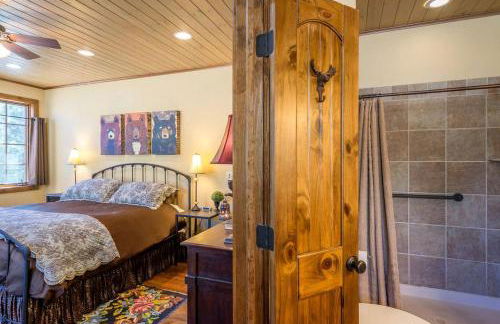 Stunning Mountainside Cabin Rental with a View Nestled in the Heart of the Colorado Rockies - Foto 27