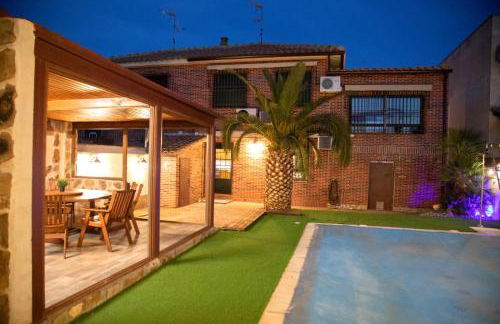 TOLEDO ENCANTADO Piscina y BBQ privada 2,5 km de Puy du Foy - Foto 1