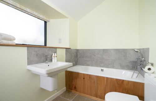 Grasmere Cottage with Stunnng Views by LetMeStay - Foto 24