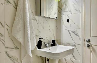 Superb Duplex in North London with reserved parking - Photo 20