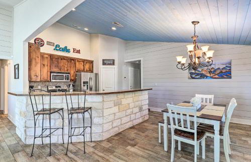 Charming Burnet Cottage with Lake View and Porch! - Foto 8