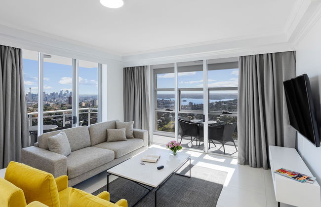 Meriton Suites Bondi Junction - Photo 1