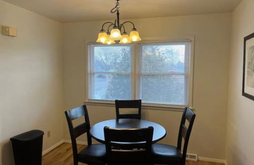 Prime Location Amazing Unit Close to Downtown - 2 queen beds - Photo 5