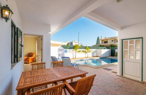 Villa Sequeira - Private Pool - Free WIFI - BY BEDZY - Foto 17