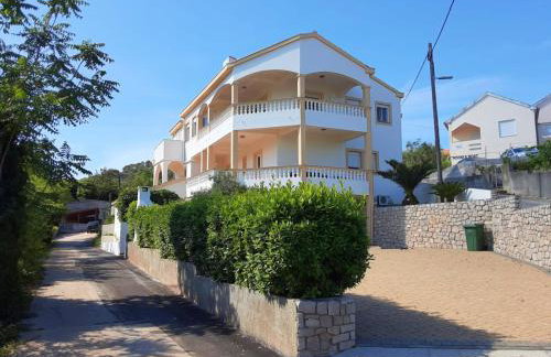 Sunshine Place by the beach - Photo 2