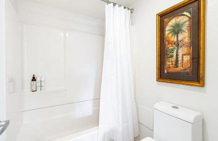 Coastal Retreat w Pool Spa BBQ Near Beaches Golf Courses Ritz Pointe Condo by AvantStay - Foto 19