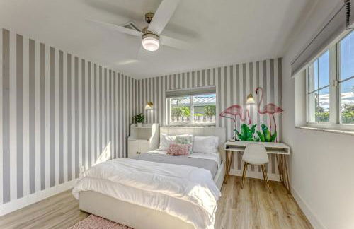 Luxury Home with Heated Pool close to beaches - Foto 38