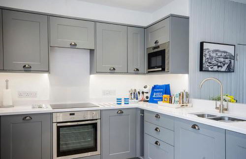 Seafarers - Coastguard Cottage with sea views, garden and parking - Foto 10