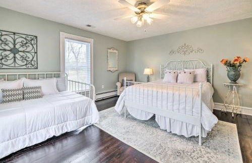 Renovated Farmhouse w Mountain Views and Fire Pit - Foto 27