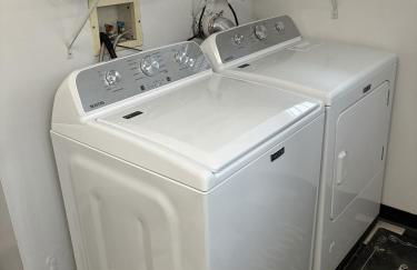 The Wrigleyville Deluxe -Steps from Wrigley Sleeps 10 - Foto 31