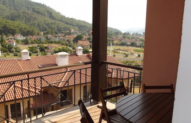 Terrace Life Palm Apart - Photo 33