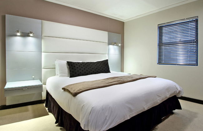 ITC Hospitality Group One Bedrooms Icon Building - Photo 1