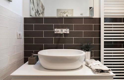 NELL'A COMO - Foto 12