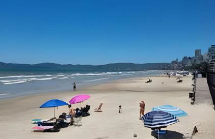 Duplex Pé na Areia - Vista para o Mar - 08 Pessoas - Photo 43