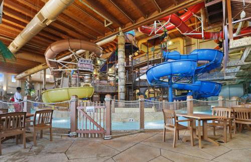 Family Getaway - Outdoor Activity Oasis - Mins to Downtown and Water Parks - Jacuzzi - Game Rm - Foto 39