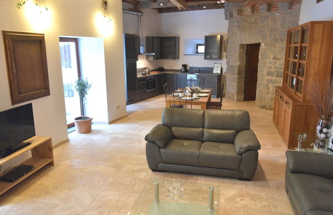 Modern Holiday Home in Senzeille With Garden - Foto 1