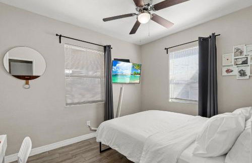 Renovated Stay, Parking, Near DT & Airport - Foto 26