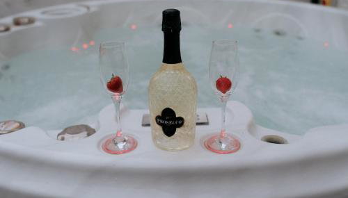 Marine Cottage 2 - With Private Hot Tub - Foto 2