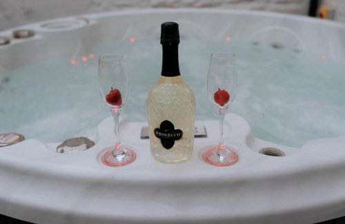 Marine Cottage 2 - With Private Hot Tub - Foto 2