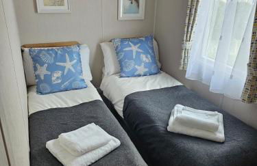 Modern Caravan - Park Dean-Camber Sands - sleeps 6- ENTERTAINMENT PASSES NOT INCLUDED - Foto 16