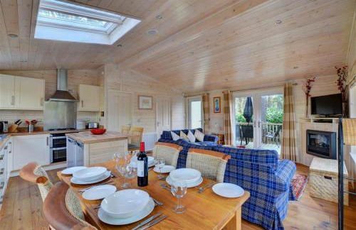 2 Bed in Weybourne oc-1628 - Photo 2