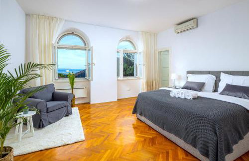 Stone Villa Majestic w Pool - Split Center - Photo 24