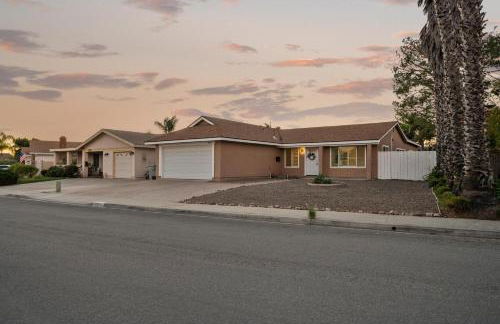 Entire Private Home with 3 Bedrooms 2 Bathrooms, Gated Yard, Garage, Hot Tub, 4-Beds, Golf, Mira Mesa, Available Now - Photo 56