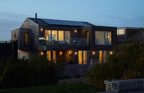 Stunning architect designed beachfront property - Foto 13