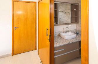 Casa Munique Maringa Com Piscina Ar Condicionado e Churrasqueira - Foto 14