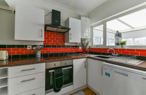 Fabulous 3 Bedroom House Near Black Country Museum Contractors & families - Foto 14