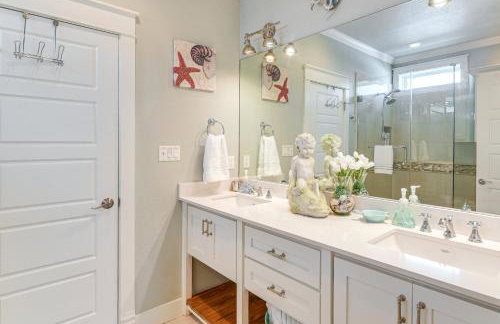 2 Blocks to Shore Crystal Beach House with Yard! - Foto 12