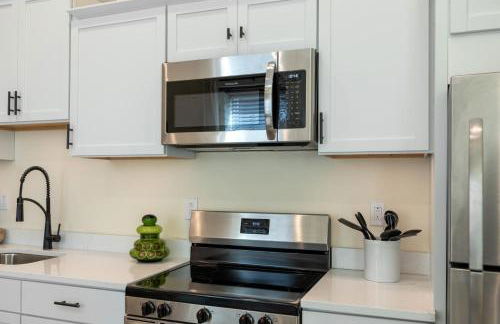 Modern Loft-Style Retreat Near Blenko Glass in Milton, WV - Foto 9