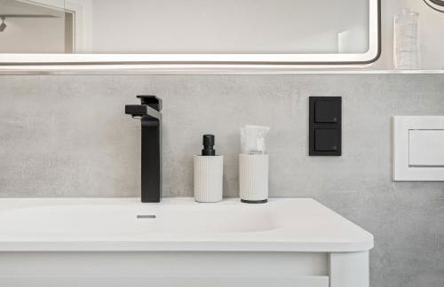 1-2 Personen - Fahrradgarage - Küche - Zentrum - WLAN - Klima - Foto 19