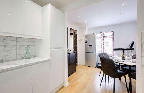 Spacious & Bright 3 Bedroom House in Peterborough - Foto 18