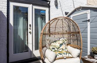 Charming 2BR Townhouse with Patio & Parking in DC - Foto 6