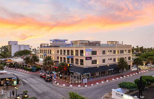 Modern Corner Unit Pool Steps From Palm Beach - Foto 15